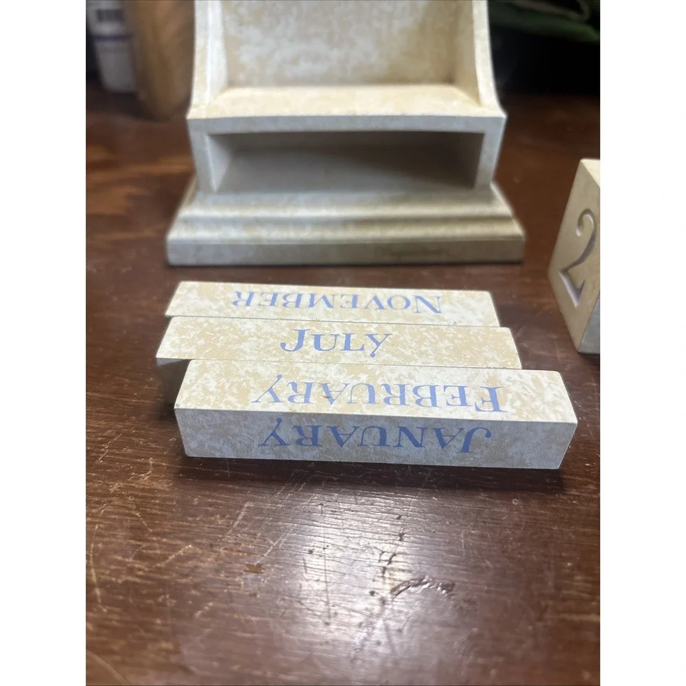 Hallmark Marjolein Bastin‎ Marble Perpetual Desk calendar with pansies